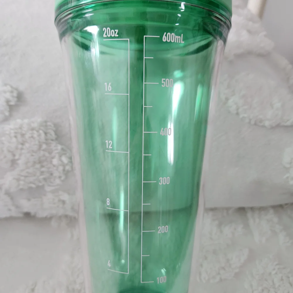 BRAND NEW Takeya Green Water Bottle 24oz